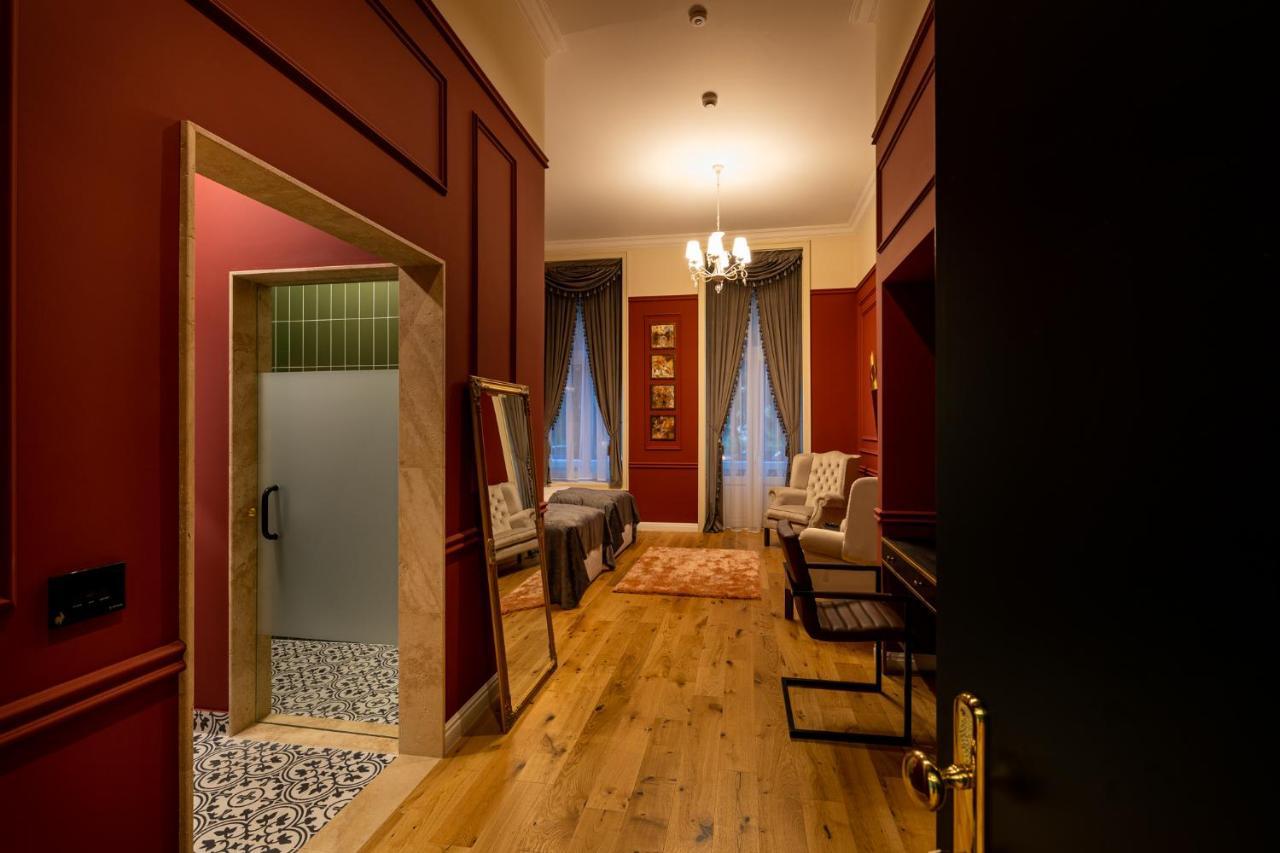 Boutique Hotel Cocosul De Aur Targu-Mures Bagian luar foto