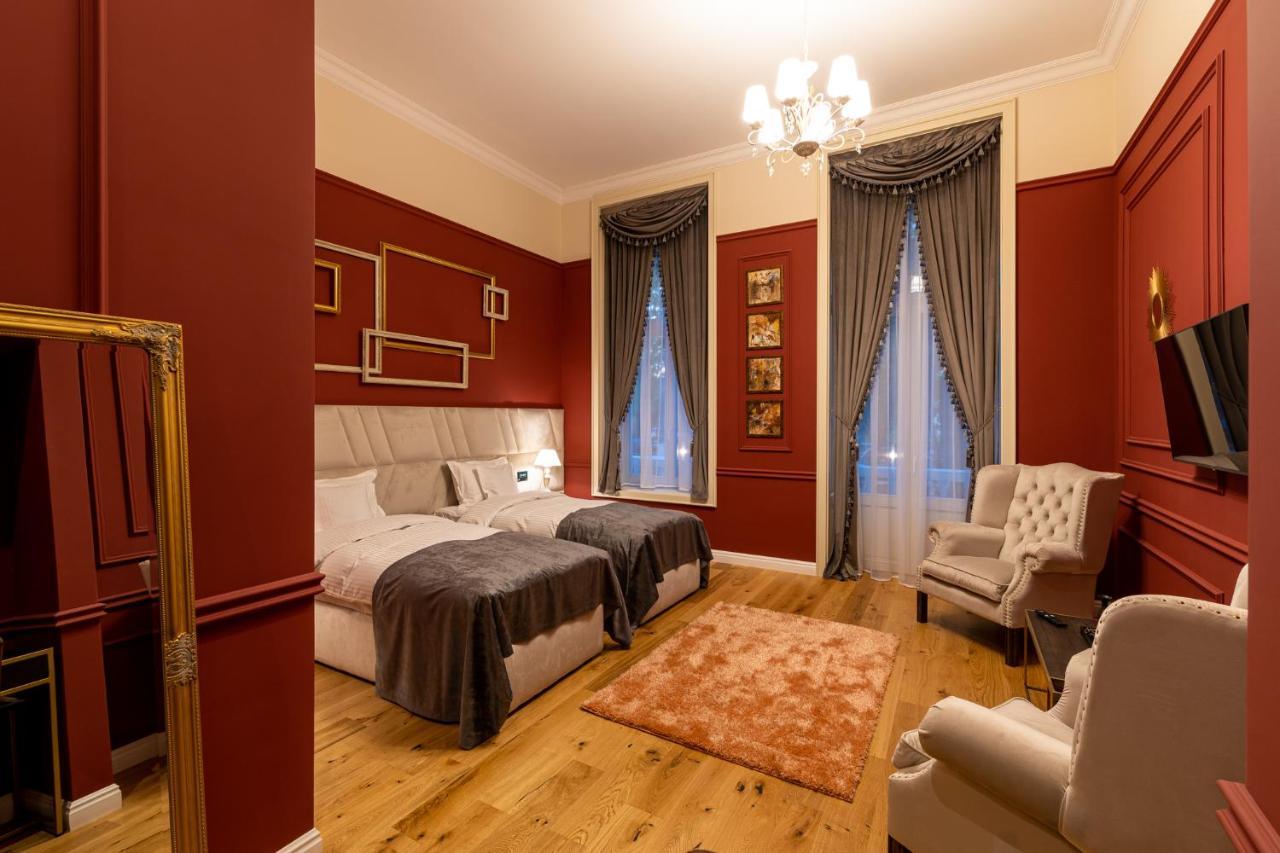 Boutique Hotel Cocosul De Aur Targu-Mures Bagian luar foto