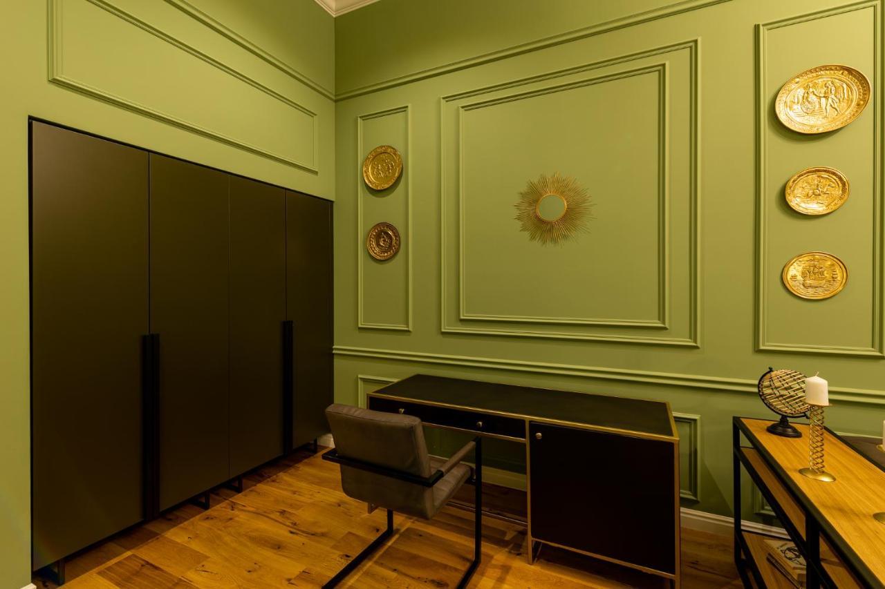 Boutique Hotel Cocosul De Aur Targu-Mures Bagian luar foto