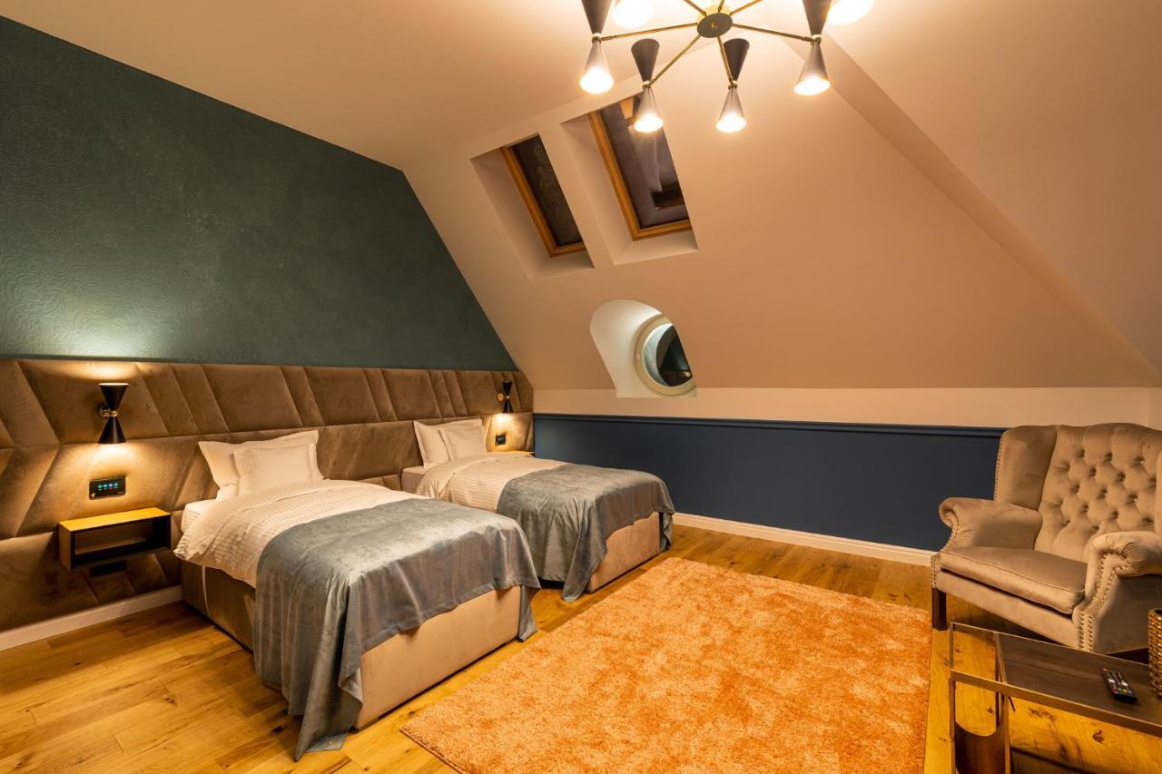 Boutique Hotel Cocosul De Aur Targu-Mures Bagian luar foto