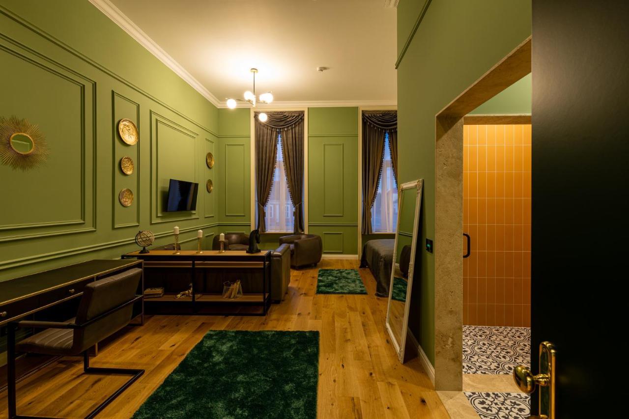 Boutique Hotel Cocosul De Aur Targu-Mures Bagian luar foto