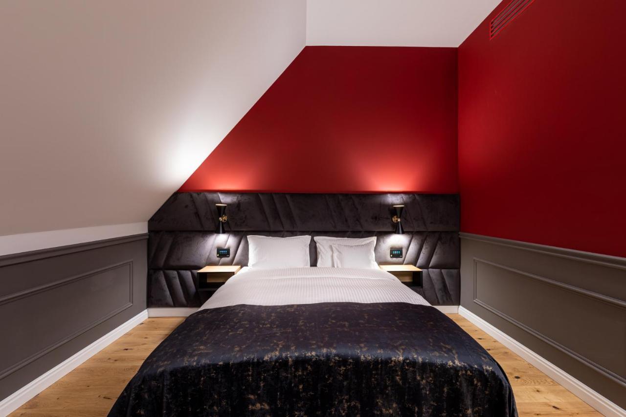 Boutique Hotel Cocosul De Aur Targu-Mures Bagian luar foto