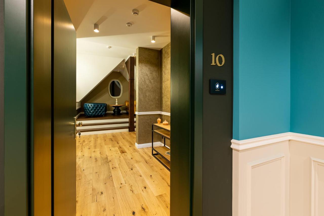 Boutique Hotel Cocosul De Aur Targu-Mures Bagian luar foto