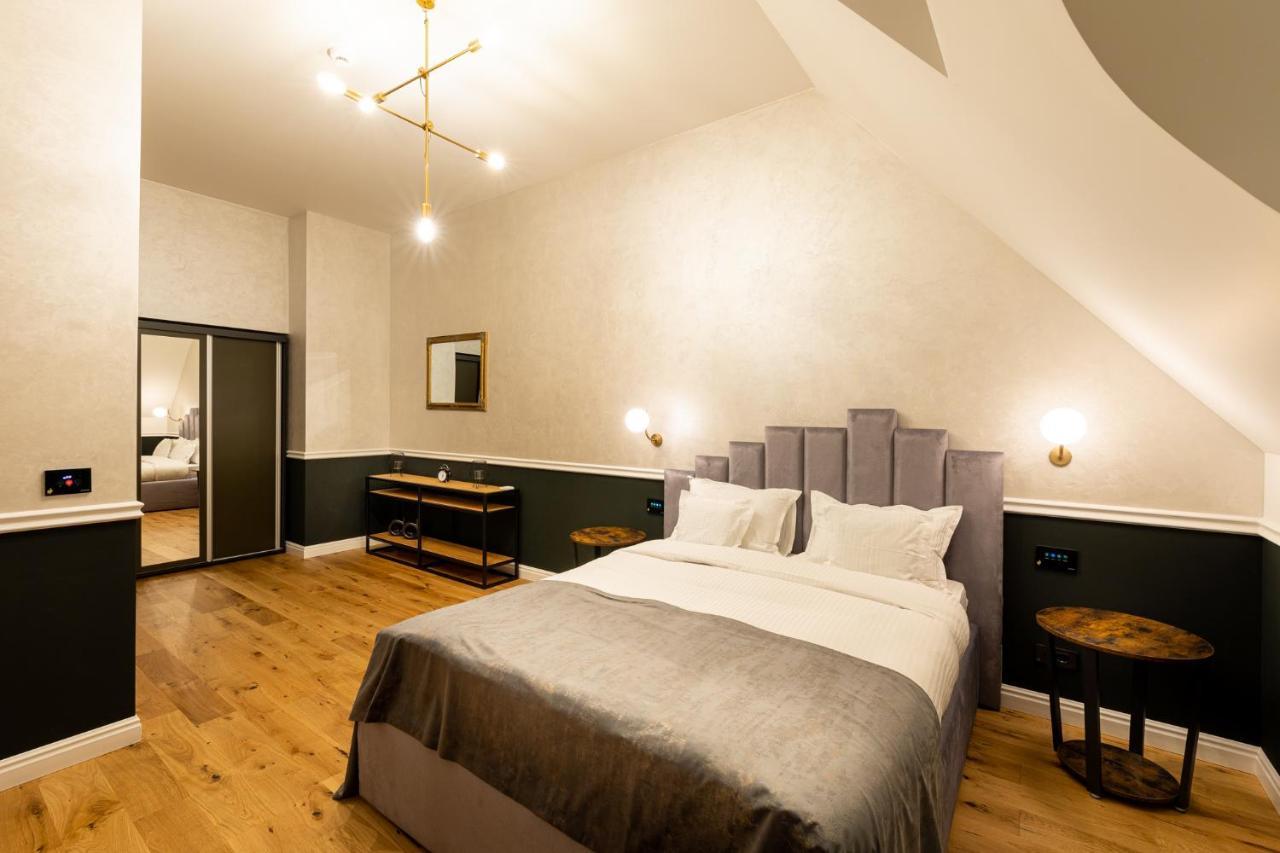 Boutique Hotel Cocosul De Aur Targu-Mures Bagian luar foto