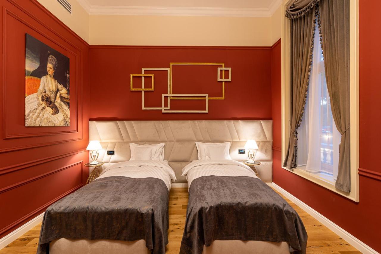 Boutique Hotel Cocosul De Aur Targu-Mures Bagian luar foto