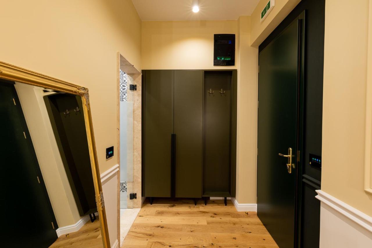 Boutique Hotel Cocosul De Aur Targu-Mures Bagian luar foto