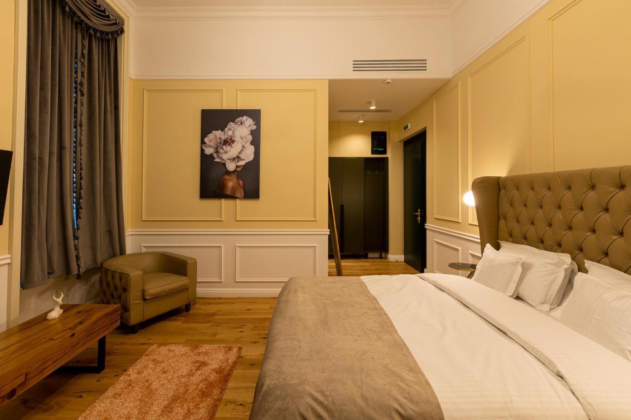 Boutique Hotel Cocosul De Aur Targu-Mures Bagian luar foto