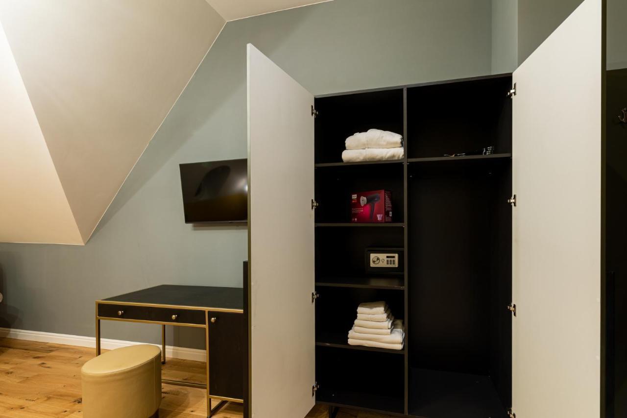 Boutique Hotel Cocosul De Aur Targu-Mures Bagian luar foto