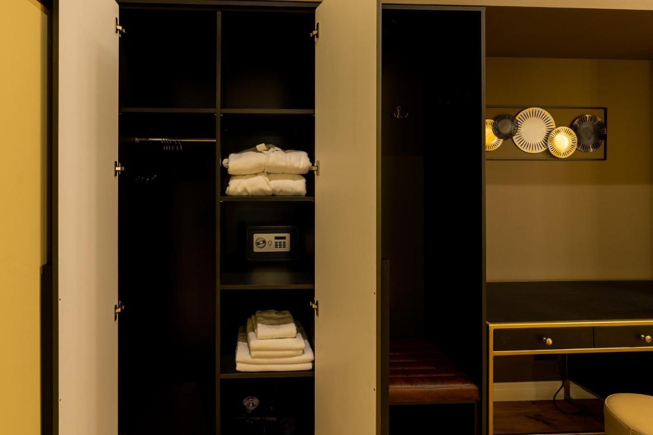 Boutique Hotel Cocosul De Aur Targu-Mures Bagian luar foto