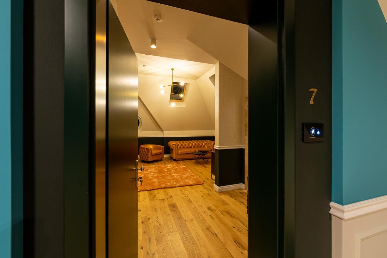 Boutique Hotel Cocosul De Aur Targu-Mures Bagian luar foto