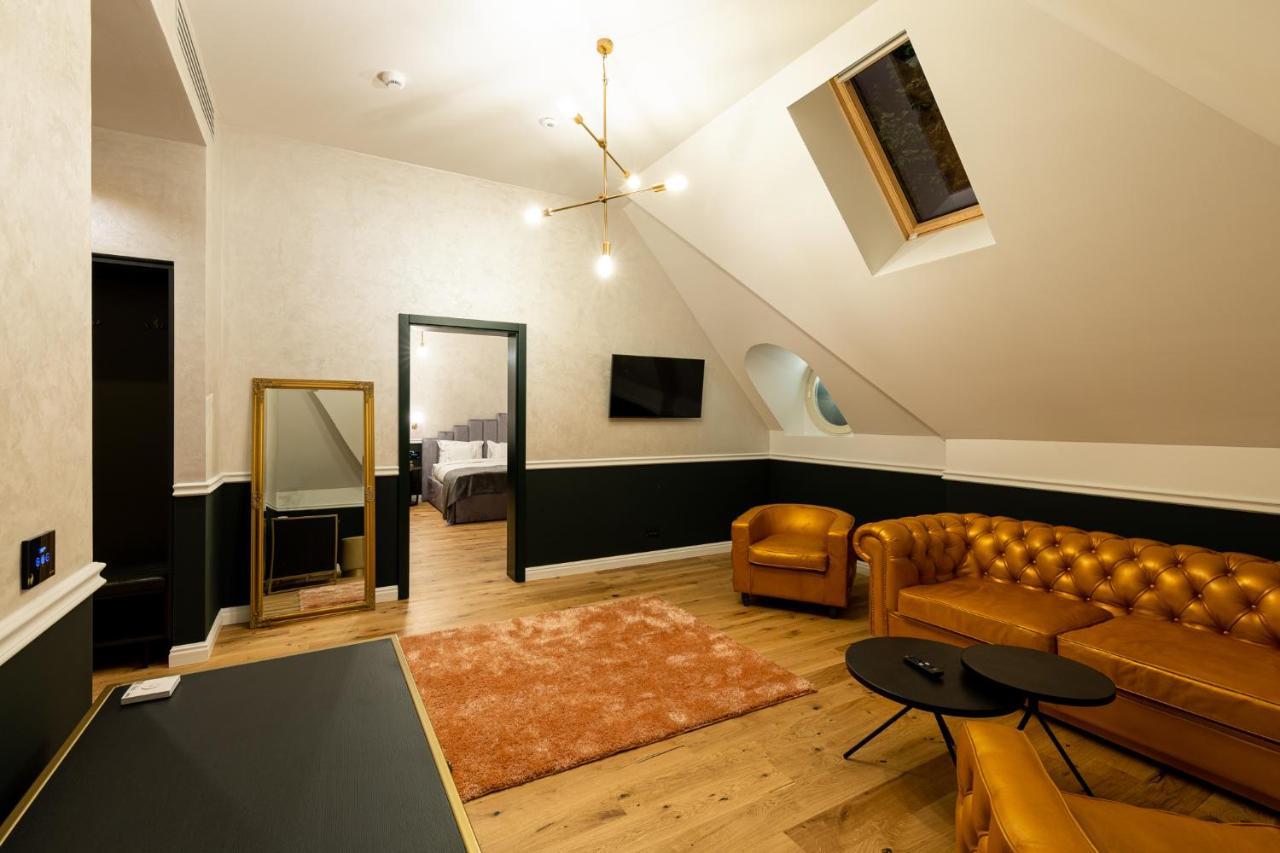 Boutique Hotel Cocosul De Aur Targu-Mures Bagian luar foto